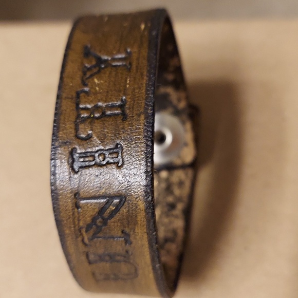 Two bracelets - Picture 2 of 4